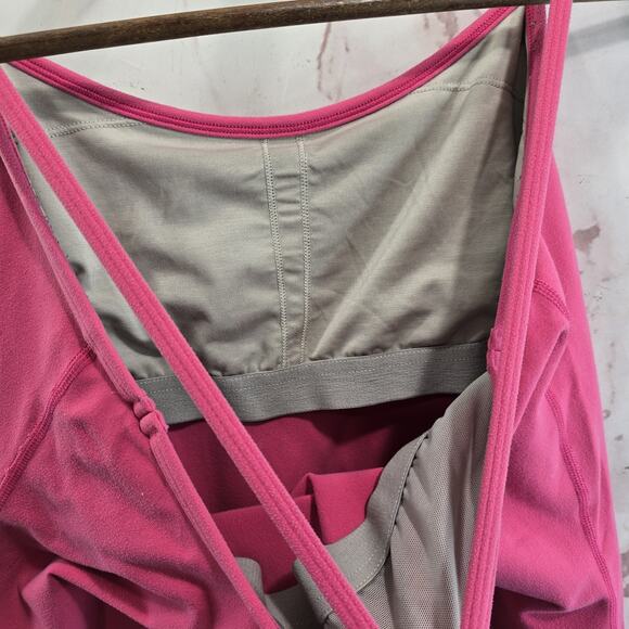 Lululemon Tank Top Womens 10 Pink Built In Shelf Bra Y T Racerback Magenta Hot - Picture 9 of 10